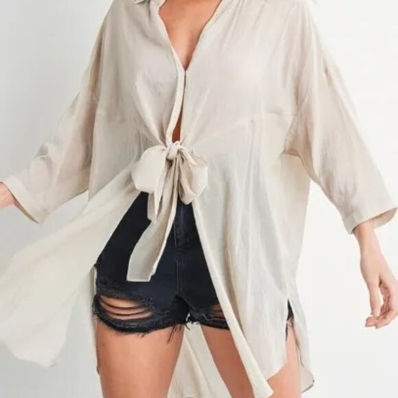 CLEAR OUT!!!! Tie-Front Dolphin Hem Tunic Shirt - Picture 2 of 8
